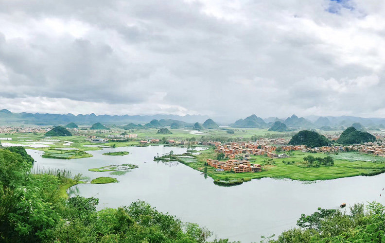 美丽的普者黑景区俯瞰图。